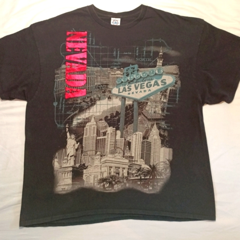 Men's "Las Vegas, Nevada" Graphic T-shirt